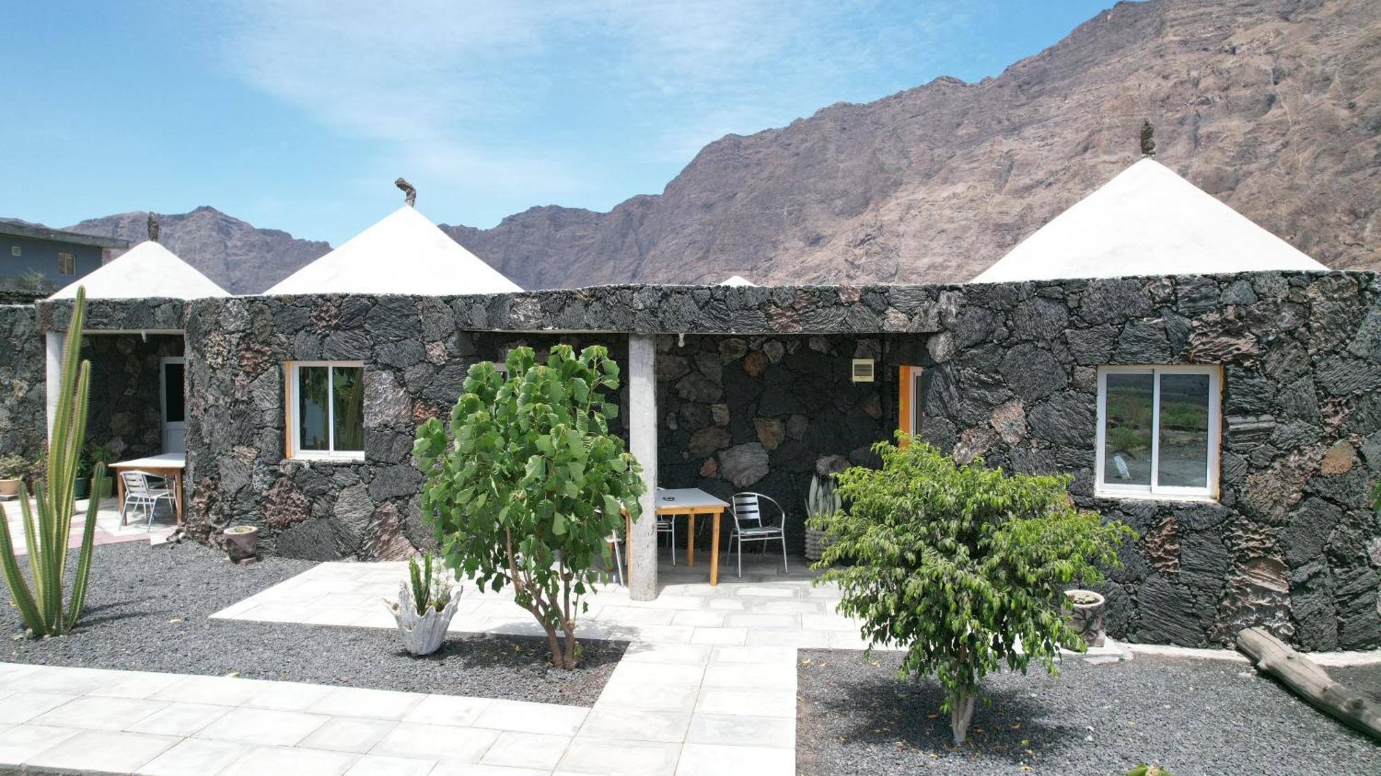 Casa Helena Hotel Portela Exterior photo