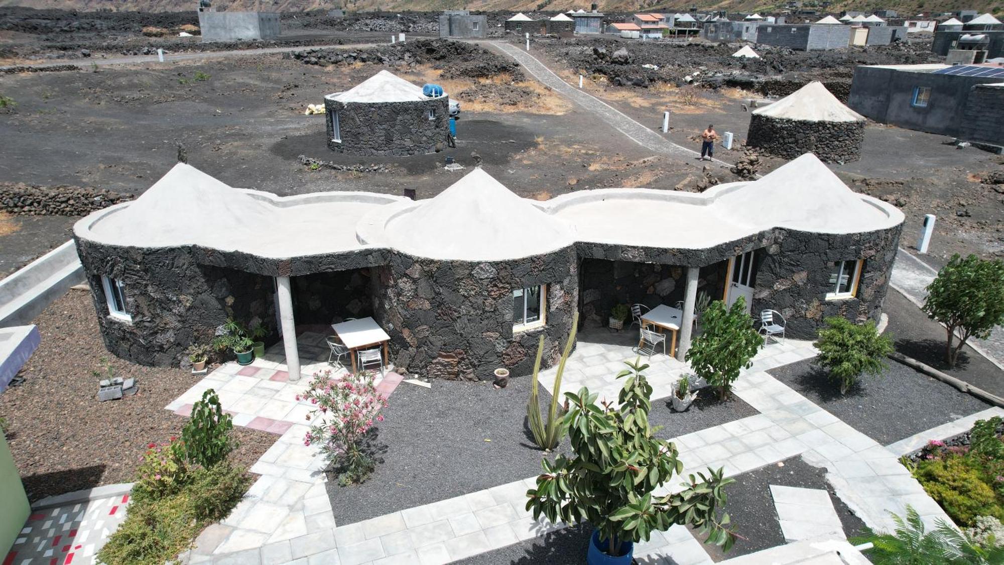 Casa Helena Hotel Portela Exterior photo